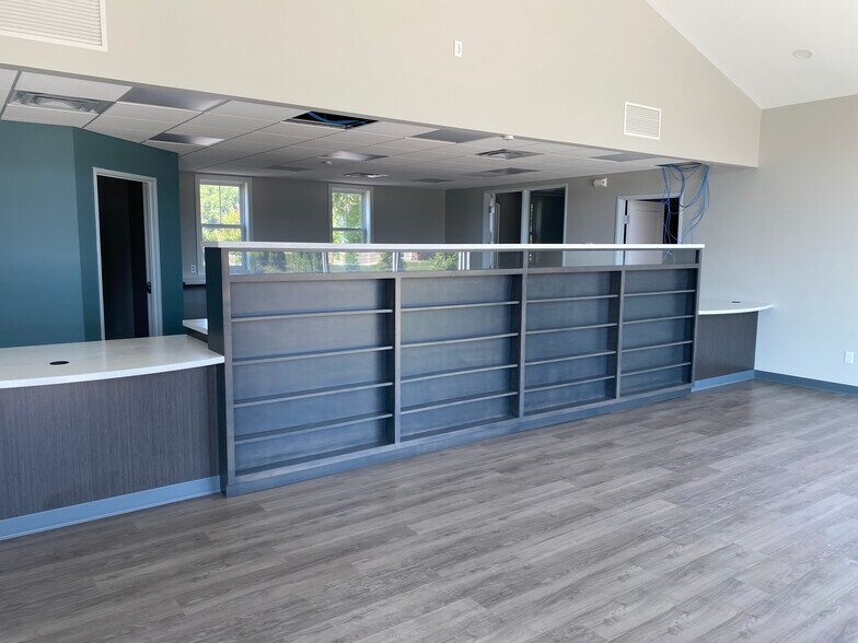 More Photos Of 8083 Vineyard Pky, Kalamazoo Freestanding For Lease