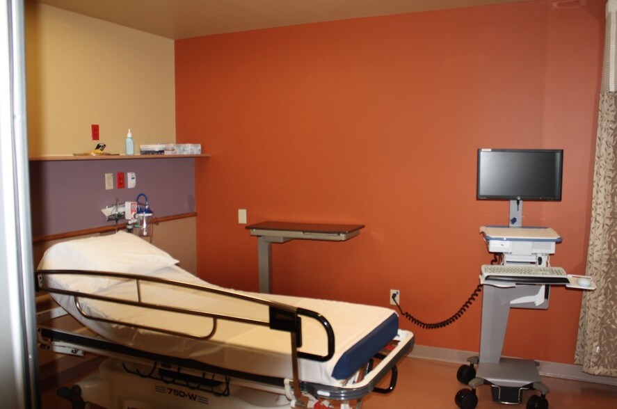 More Photos Of 250 Fame Ave, Hanover Medical For Lease