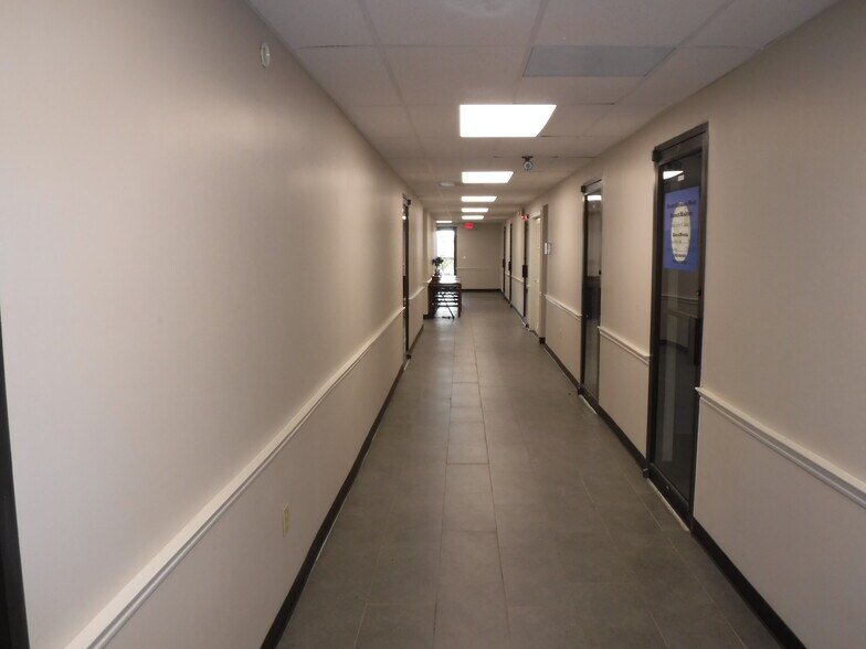 More Photos Of 4770 Cromwell Ave, Memphis Medical For Lease