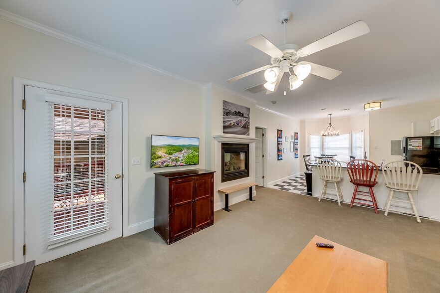 More Photos Of 892 Edelweiss Strasse, Helen Hotel For Sale