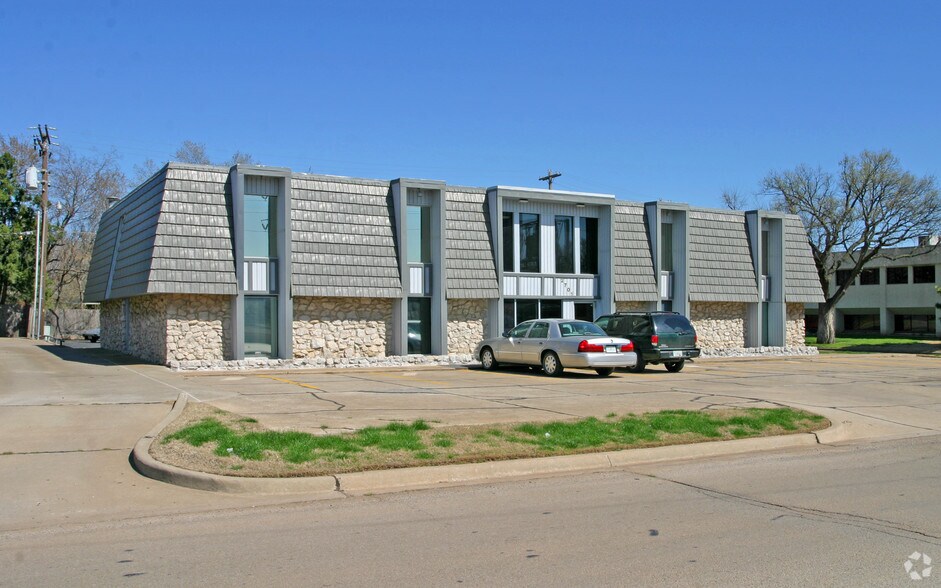 More Photos Of 2701 NW 39th St, Oklahoma City Office For Sale