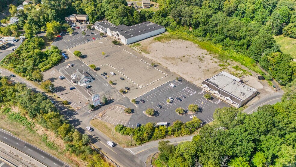 More Photos Of 814-850- Derby Ave, Seymour Unknown For Lease