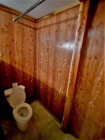 More Photos Of 27070 County Road 21, Red Level Bar For Sale