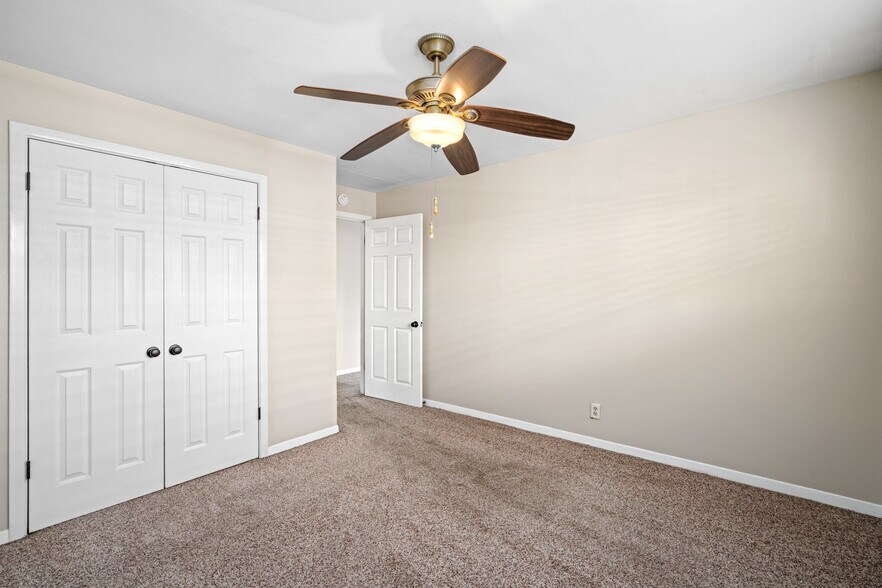 More Photos Of 401 E Main St, Brenham Apartments For Sale