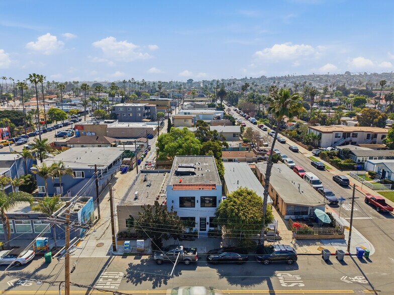 More Photos Of 2175-2177 Bacon St, San Diego Apartments For Sale