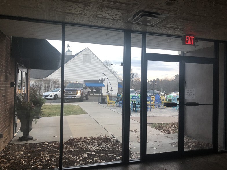 More Photos Of 300 W Main St, Avon Storefront Retail Office For Lease