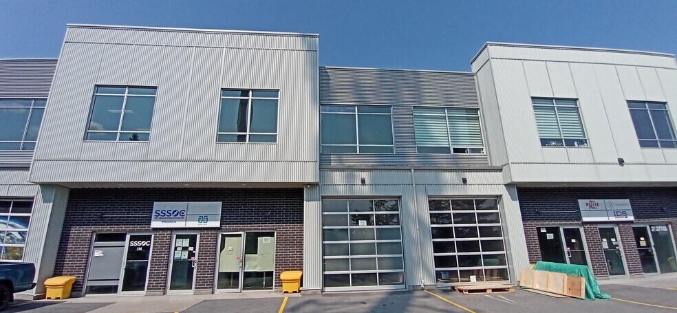 More Photos Of 65 Denzil Doyle Crt, Ottawa Light Distribution For Sale