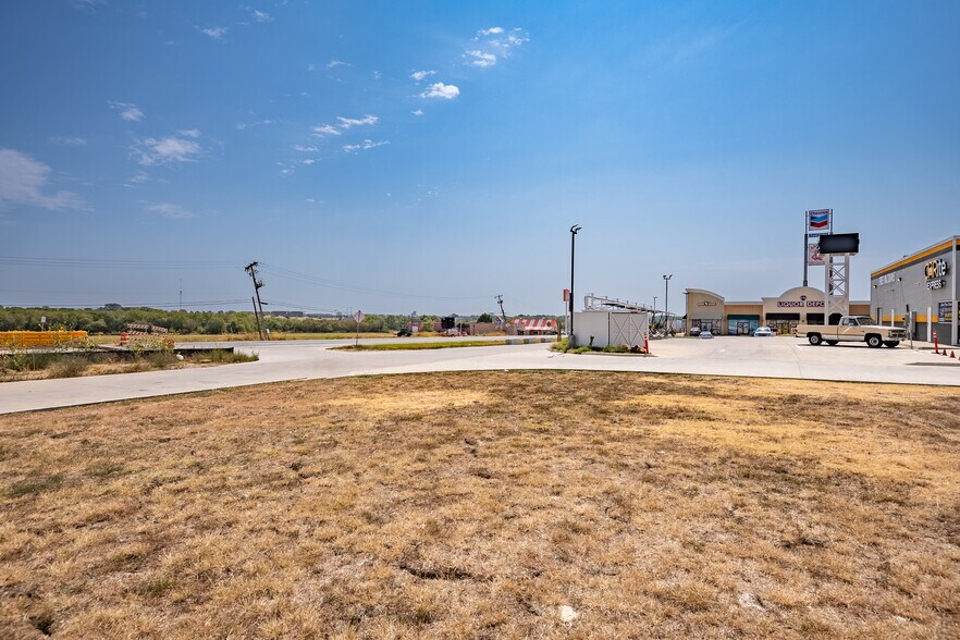 More Photos Of 805 N Parkway Dr, Alvarado Land For Lease