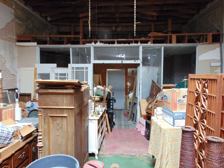 More Photos Of 218 W Texas Ave, Baytown Flex For Sale