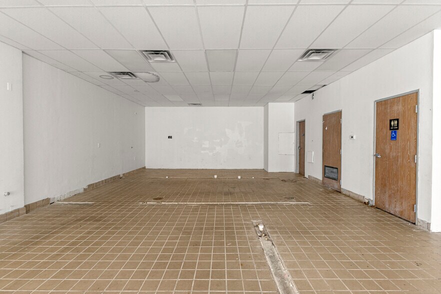 More Photos Of 2300 S Schaefer Hwy, Detroit Storefront For Sale