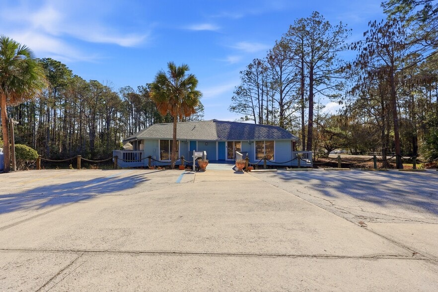 More Photos Of 3683 Crown Point Rd, Jacksonville Storefront Retail Office For Sale