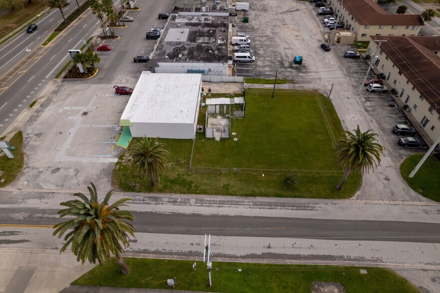 More Photos Of 599 Beville Rd, Daytona Beach General Retail For Sale