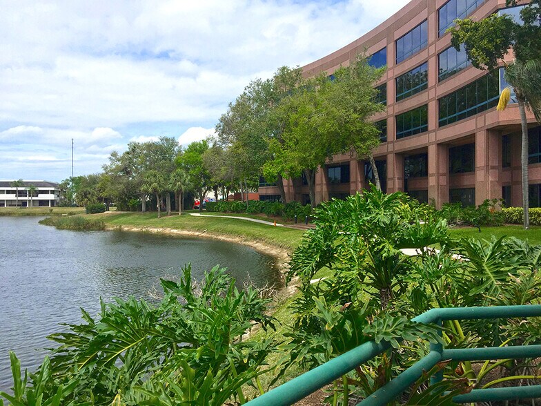 More Photos Of 491 Northpoint Pky, West Palm Beach Office For Lease