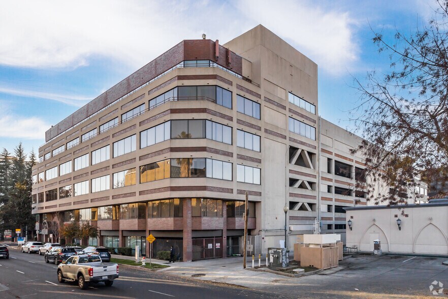 More Photos Of 1020 29th St, Sacramento Unknown For Lease