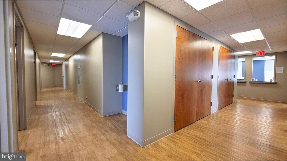 More Photos Of 2050 Old Bridge Rd, Woodbridge Medical For Sale