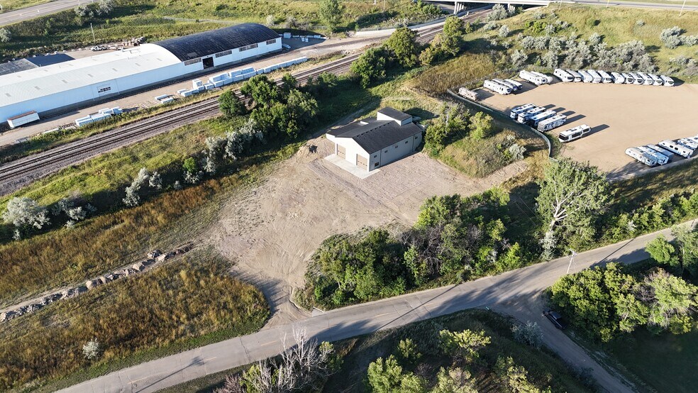 More Photos Of 2625 14th Ave SW ave, Minot Warehouse For Sale