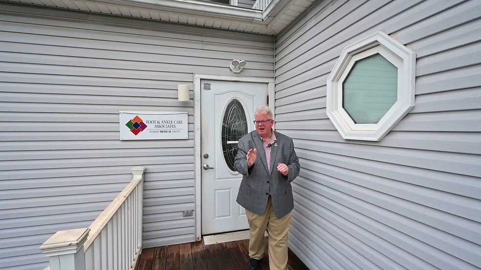 Primary Photo Of 46 E Somerset St, Raritan Medical For Sale