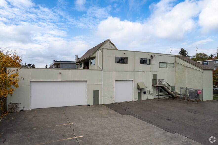 More Photos Of 9241 Greenwood Ave N, Seattle Office For Sale