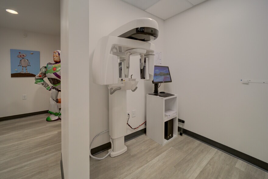 More Photos Of 2650 21st St, Sacramento Medical For Lease