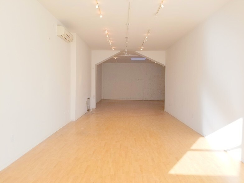 More Photos Of 581 Myrtle Ave, Brooklyn Restaurant For Lease