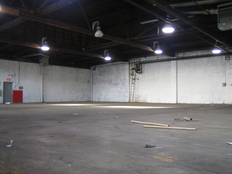 More Photos Of 531 N Stiles St, Linden Manufacturing For Lease