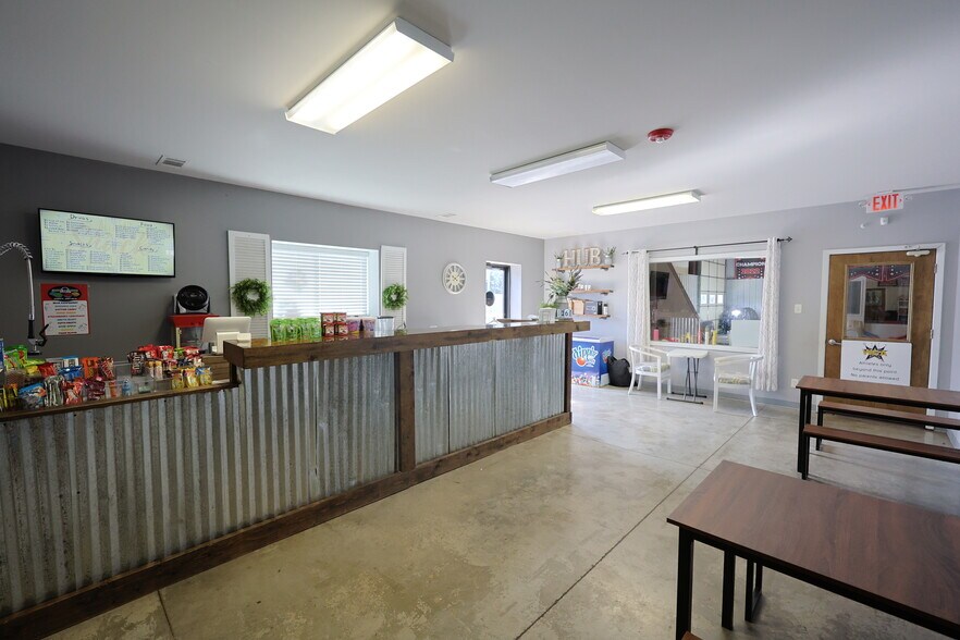 More Photos Of 31 Dale Dr, Cabot General Retail For Sale