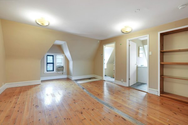 More Photos Of 113 Murray St, Ottawa Office For Sale