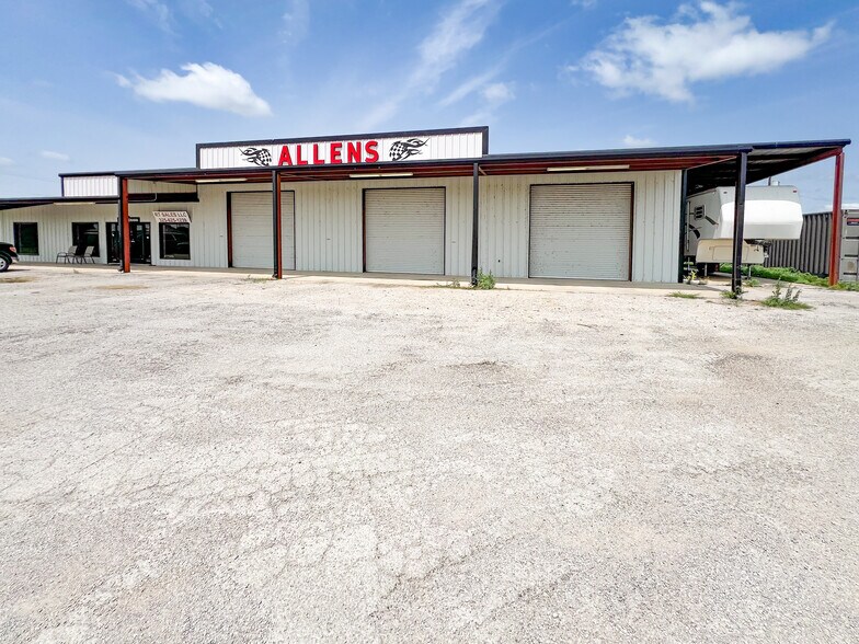 More Photos Of 1307 US-84, Coleman Warehouse For Sale
