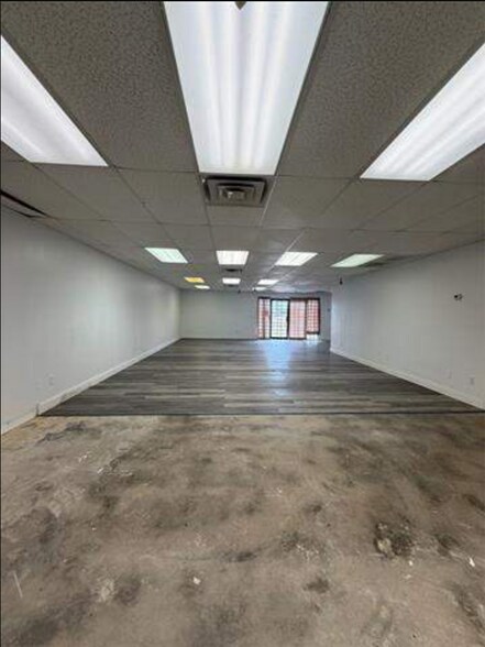 More Photos Of 101 E 3rd St, Burkburnett Office For Sale