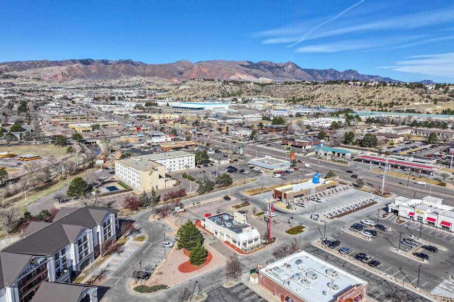 More Photos Of 511 Garden of the Gods Rd, Colorado Springs Fast Food For Sale
