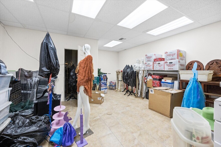 More Photos Of 205 E 18th St, Bakersfield Manufacturing For Sale