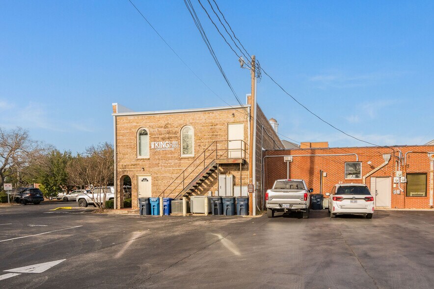 More Photos Of 112 Old Bridge St, Jacksonville Office For Sale
