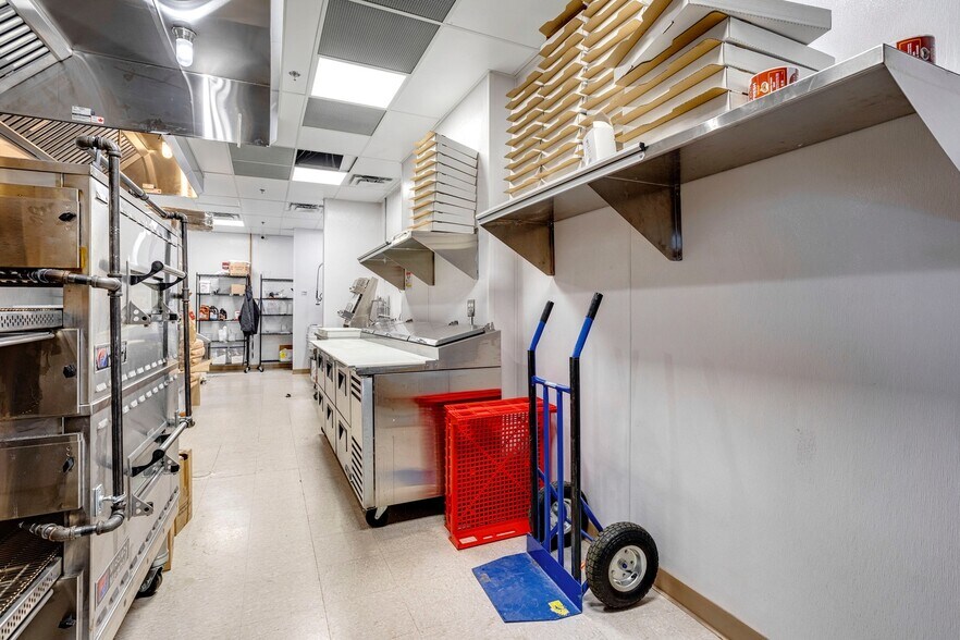 More Photos Of 8091 Kiriak Link SW, Edmonton Unknown For Lease