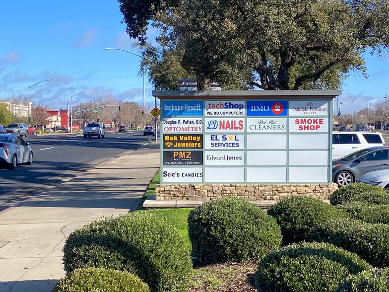 More Photos Of 1449 E F St, Oakdale Unknown For Sale