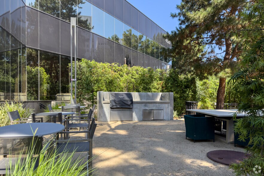 More Photos Of 4590 MacArthur Blvd, Newport Beach Office For Lease