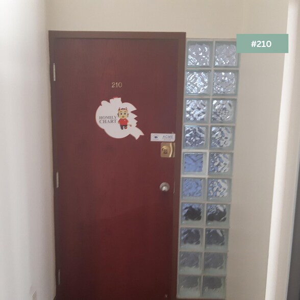 More Photos Of 4140 No 3 Rd, Richmond Storefront For Lease