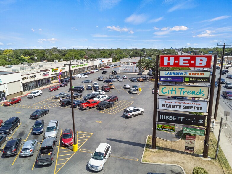 More Photos Of 907-1015 S WW White Rd, San Antonio Freestanding For Lease