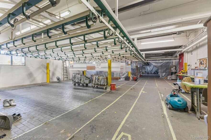 More Photos Of 12357 E Eight Mile Rd, Warren Warehouse For Sale