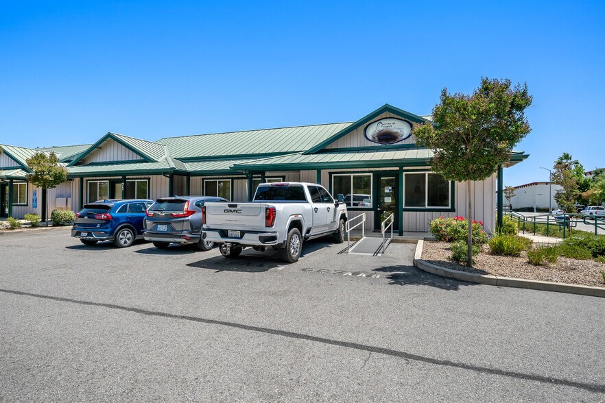 More Photos Of 71-75 N Main St, Templeton Office For Lease