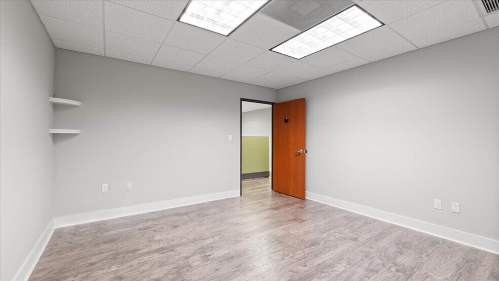 More Photos Of 10661 N Kendall Dr, Miami Office For Lease