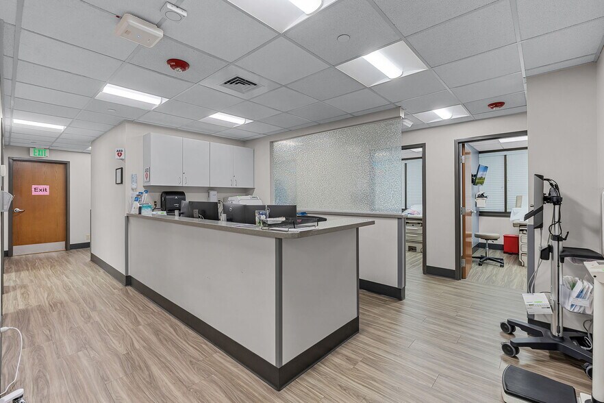 More Photos Of 661 E Altamonte Dr, Altamonte Springs Medical For Sale