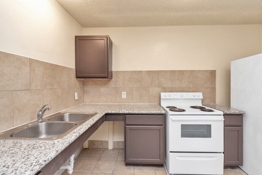 More Photos Of 6659 Brittmoore rd, Houston Multifamily For Sale