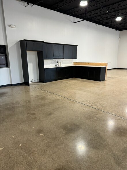 More Photos Of 1000 Monmouth Blvd, Galesburg Service For Sale