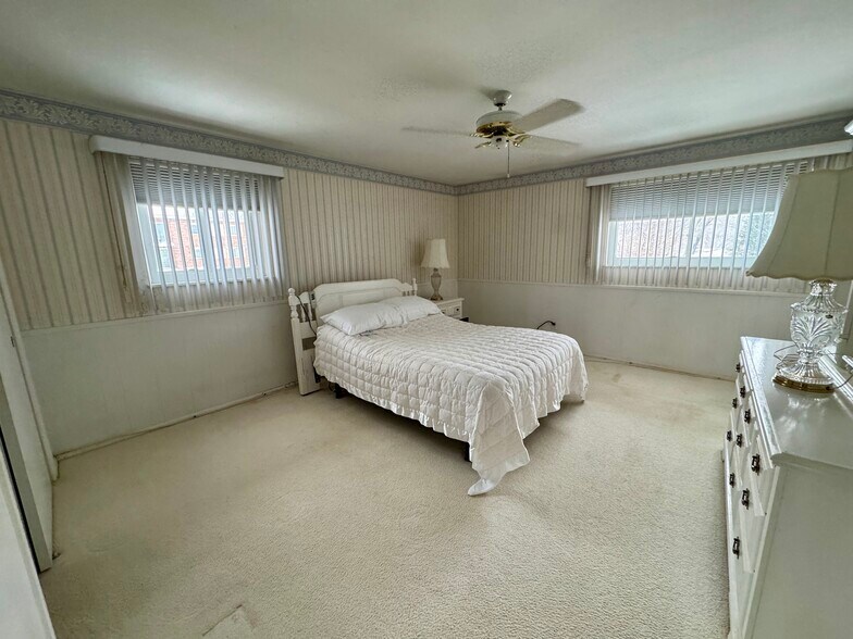 More Photos Of 12001 Marguerite Ave, Cleveland Apartments For Sale