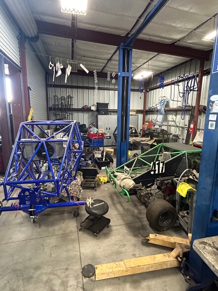 More Photos Of 6001 W Glendale Ave, Glendale Auto Repair For Sale