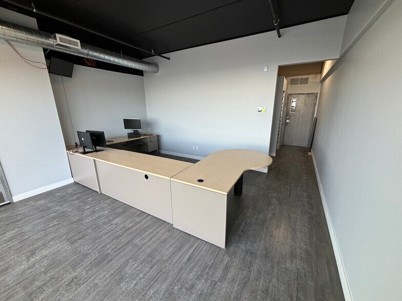 More Photos Of 800 Laurentian Dr, Burlington Warehouse For Sale