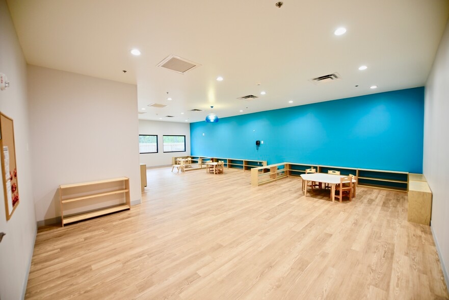 More Photos Of 2007 FM 2004 Dr, Richwood Daycare Center For Sale