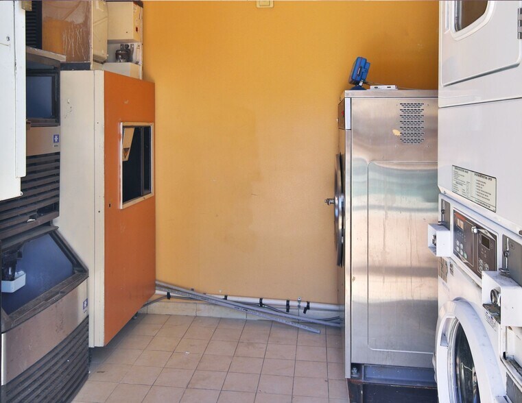 More Photos Of 81753 111 Hwy, Indio Hotel For Sale