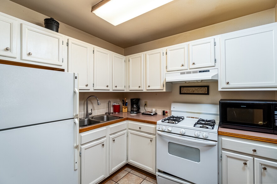 More Photos Of 21625 Highway 160, Durango Hotel For Sale