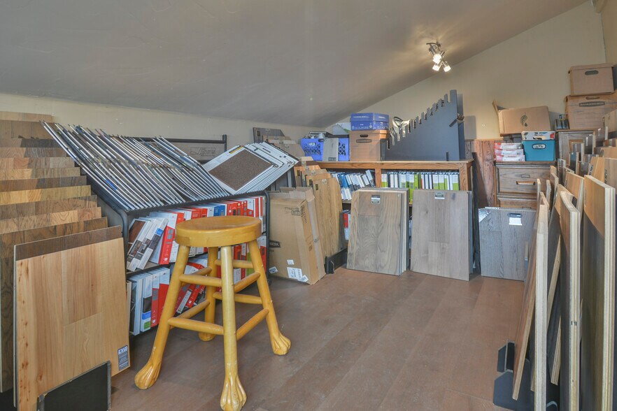 More Photos Of 25266 Highway 18, Crestline Service Station For Sale